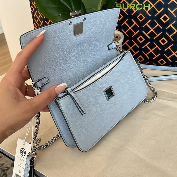 New, tory burch britten chain crossbody wallet w. Wristlet 141012 blue m… - Picture 5 of 17
